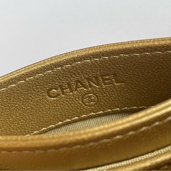 ✨ Authentic EUC Chanel 19 Gold Metallic Lambskin Cardholder  ✨ - Picture 8 of 12